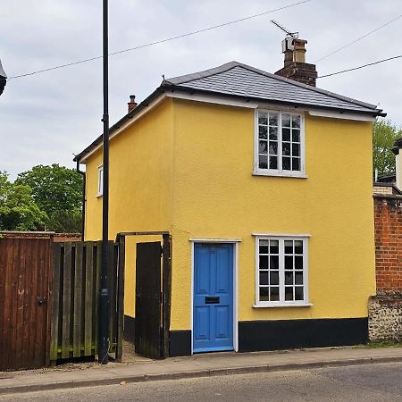 Perfectly Located Pretty Cottage Diss Exteriör bild
