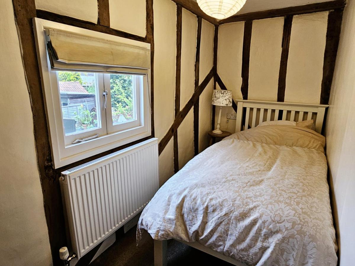 Perfectly Located Pretty Cottage Diss Exteriör bild